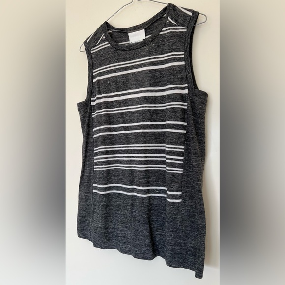 DKNY 🌿 LINEN TOP 🌿 - Picture 5 of 10